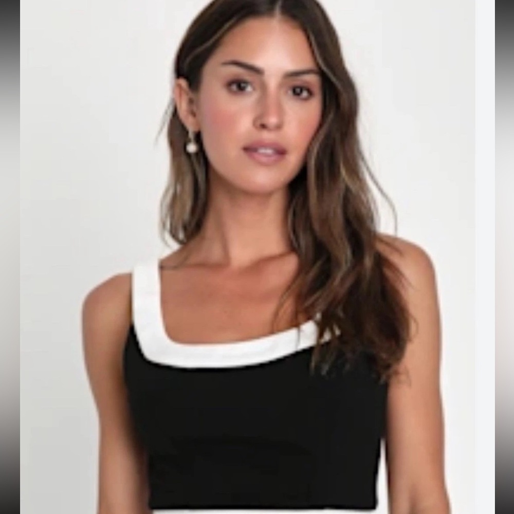 Lulus Black & White Zip Front Crop Top NWT XS